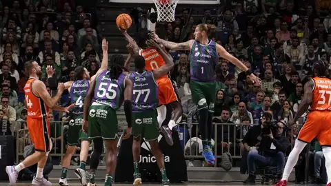 Valencia Basket se queda a un paso de acabar la primera vuelta como campeón de invierno en ACB Valencia Basket se queda a un paso de acabar la primera vuelta como campeón de invierno en ACB