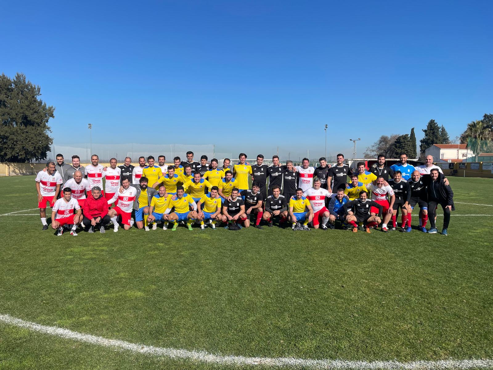 El Colegio de Médicos de Badajoz celebraba su V Trofeo Ibérico de Fútbol Médico El Colegio de Médicos de Badajoz celebraba su V Trofeo Ibérico de Fútbol Médico