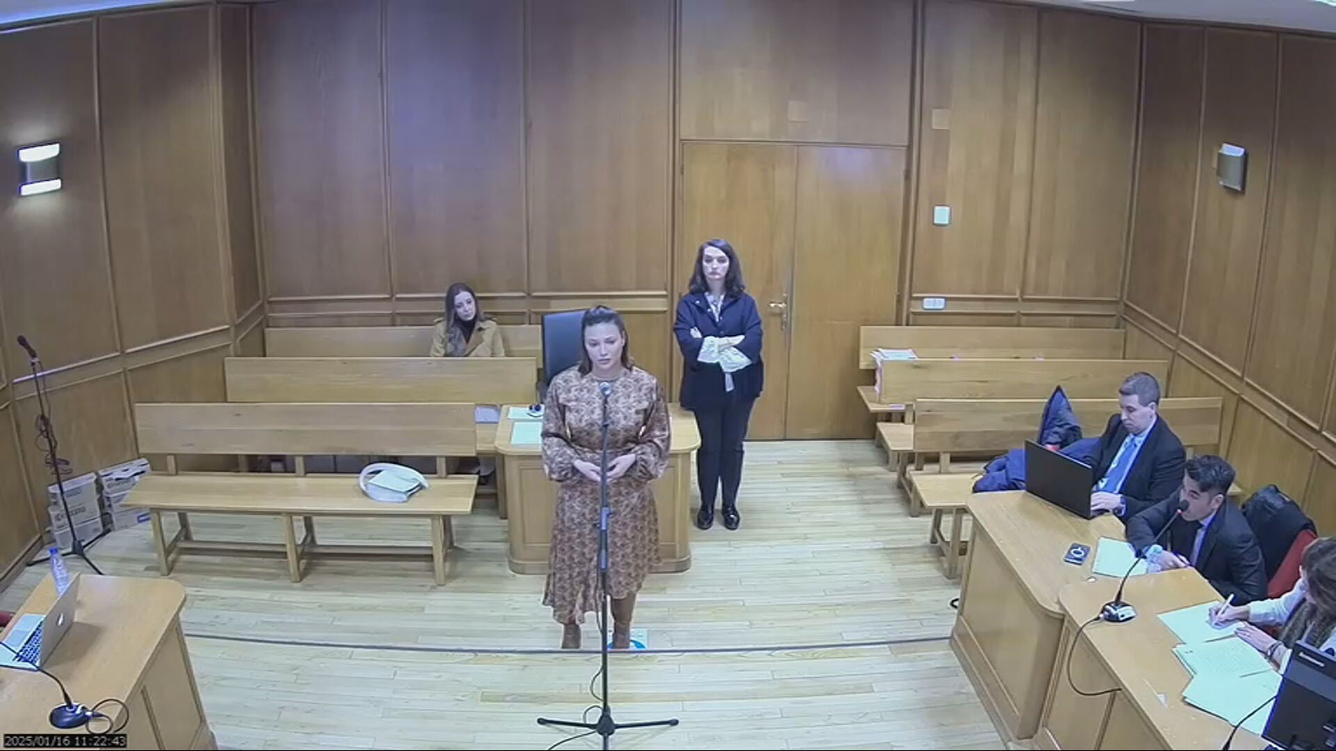 Alsina critica el modo en el que el juez interrogó a Mouliaá: "Cuestionó cada cosa que ella contaba" Alsina critica el modo en el que el juez interrogó a Mouliaá: "Cuestionó cada cosa que ella contaba"