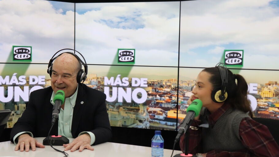 Antonio Resines y Natalia Azahara presentan 'Mikaela'