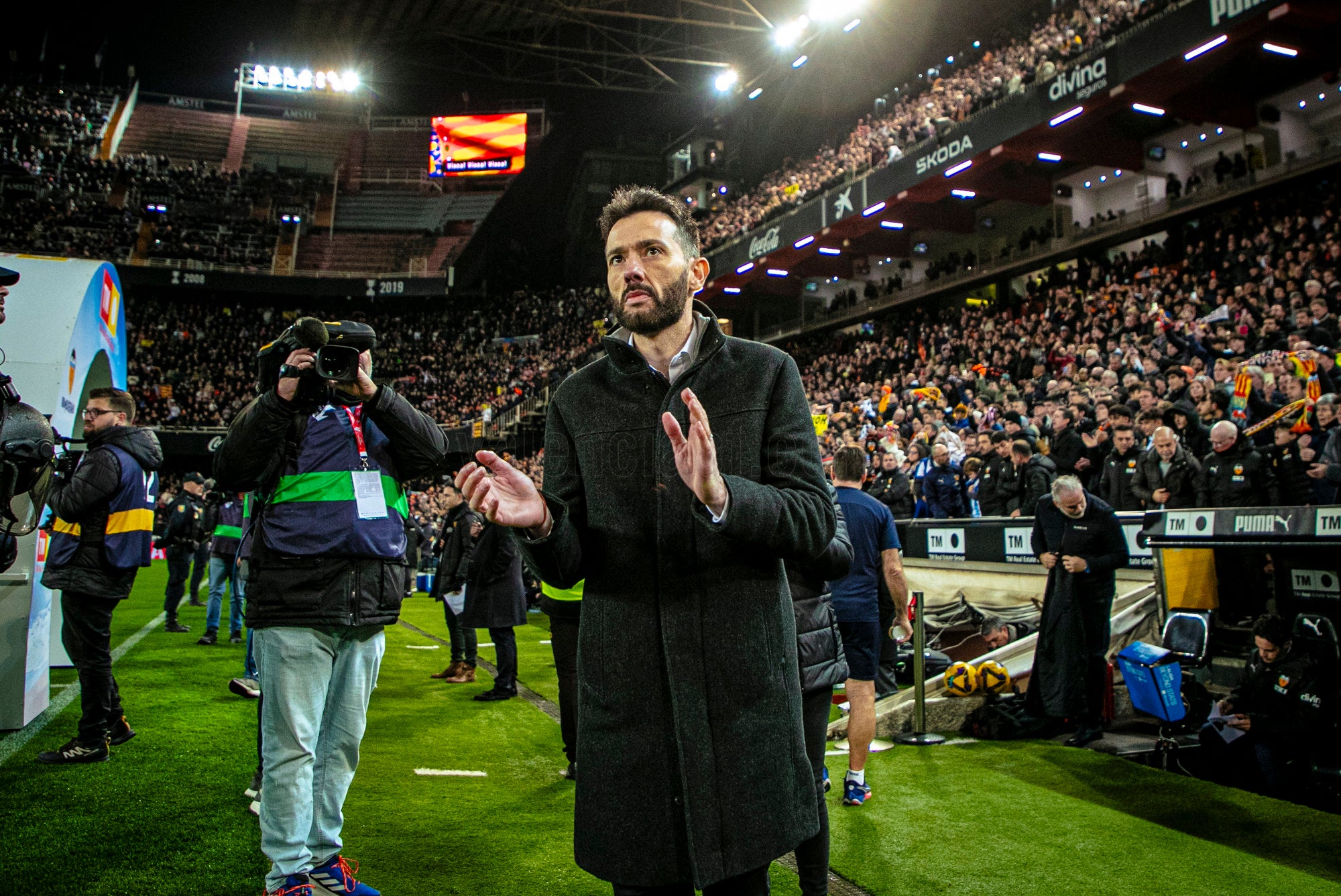 Corberán engancha a Mestalla en la lucha por salvar la categoría antes de visitar al Barcelona Corberán engancha a Mestalla en la lucha por salvar la categoría antes de visitar al Barcelona