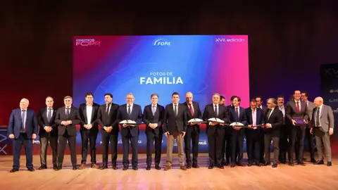 Foto de familia con los premiados de FOPA Foto de familia con los premiados de FOPA