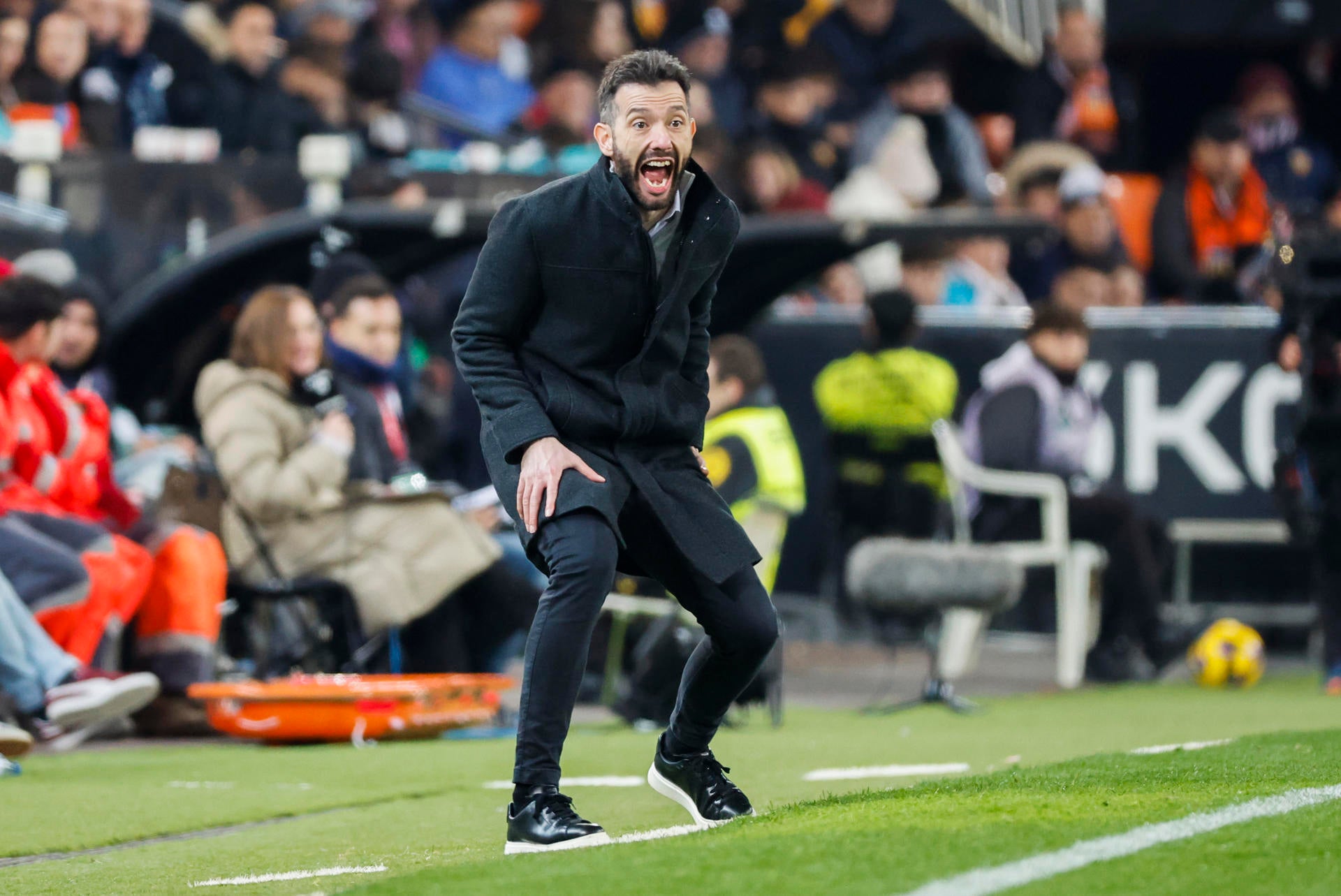 Carlos Corberán le cambia la cara a un Valencia, que ahora está a tan sólo un punto de la salvación Carlos Corberán le cambia la cara a un Valencia, que ahora está a tan sólo un punto de la salvación
