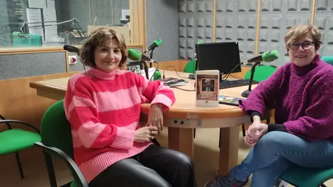 Charo Valcárcel y Ana Santos - De vella a bella Charo Valcárcel y Ana Santos forman parte del colectivo social 'De vella a bella'
