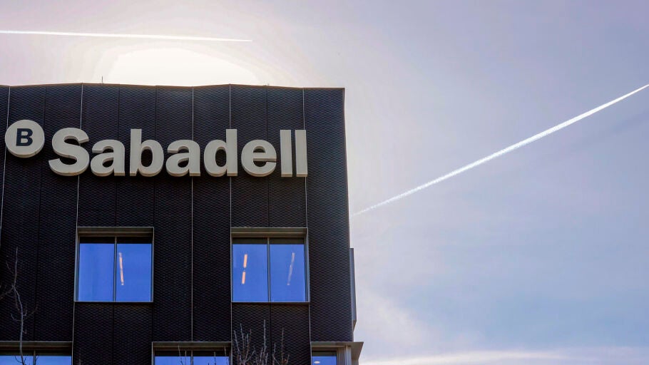 Foto de archivo de la sede corporativa del Banco Sabadell en Sant Cugat del Vall&eacute;s (Barcelona).
