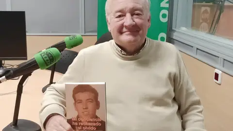"Mi conciencia ha rechazado el olvido", el libro que recuerda la historia de Ángel Álvarez, superviviente alcalaíno de los campos de concentración nazis, se presenta mañana en Alcalá de Henares Ángel José Álvarez presenta en Más de uno Alcalá el libro que recuerda la historia de su padre, un superviviente de los campos de concentración nazi durante la II Guerra Mundial