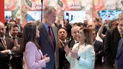 Visita de los Reyes al estand de Cantabria en FITUR 2025 junto a María José Sáenz de Buruaga Visita de los Reyes al estand de Cantabria en FITUR 2025 junto a María José Sáenz de Buruaga