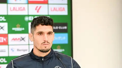 Dituro, en rueda de prensa. Dituro, en rueda de prensa.