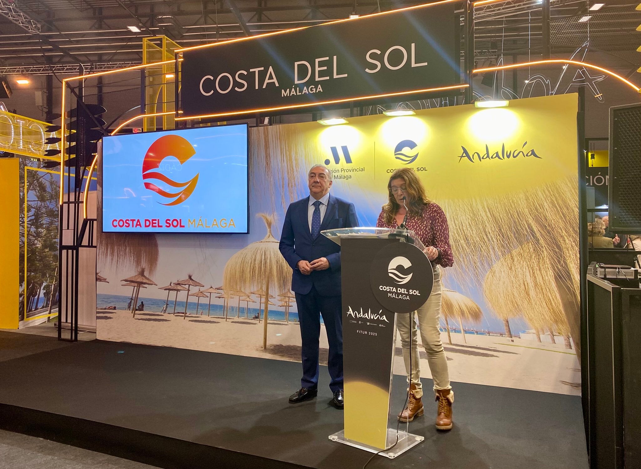 Esperanza González: "Este año hemos querido poner en valor el esfuerzo de los trabajadores para acoger a los turistas en la Costa del Sol" Esperanza González: "Este año hemos querido poner en valor el esfuerzo de los trabajadores para acoger a los turistas en la Costa del Sol"