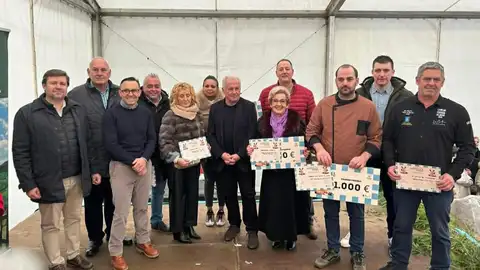 Jurado, premiados y pregonero en el Certamen del Afuega'l Pitu Jurado, premiados y pregonero en el Certamen del Afuega'l Pitu