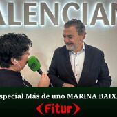 Marta Llinares y Vicente Arques, alcalde Alfaz en Fitur 2025