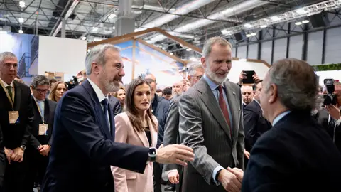 Azcón presenta a los Reyes los atractivos de Aragón en Fitur Azcón presenta a los Reyes los atractivos de Aragón en Fitur
