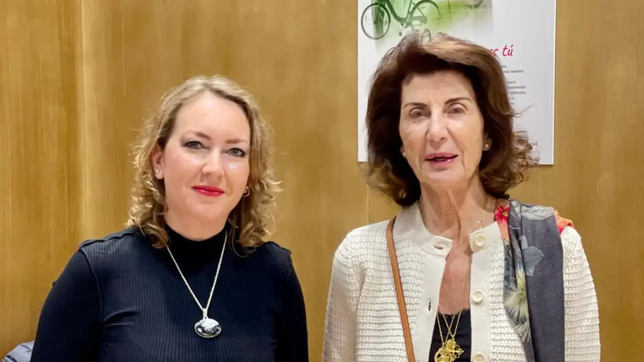 Carmen Planas y Elka Dimitrova en Fitur 2025. Carmen Planas y Elka Dimitrova en Fitur 2025.