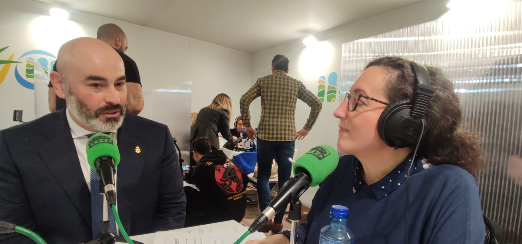 El Alcalde de Ribadesella, Paulo García, también estuvo hoy en nuestro stand en Fitur El Alcalde de Ribadesella, Paulo García, también estuvo hoy en nuestro stand en Fitur