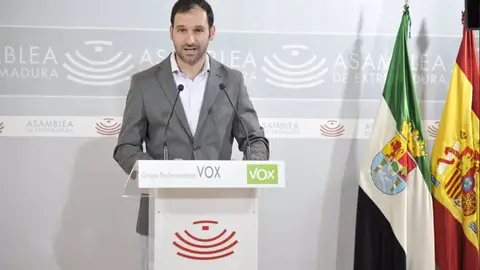 Vox considera un "fracaso" la retirada de los presupuestos y una "traición" del PP a Extremadura y sus votantes Vox considera un "fracaso" la retirada de los presupuestos y una "traición" del PP a Extremadura y sus votantes