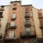 Edificis a la plaça de l'Oli de Valls