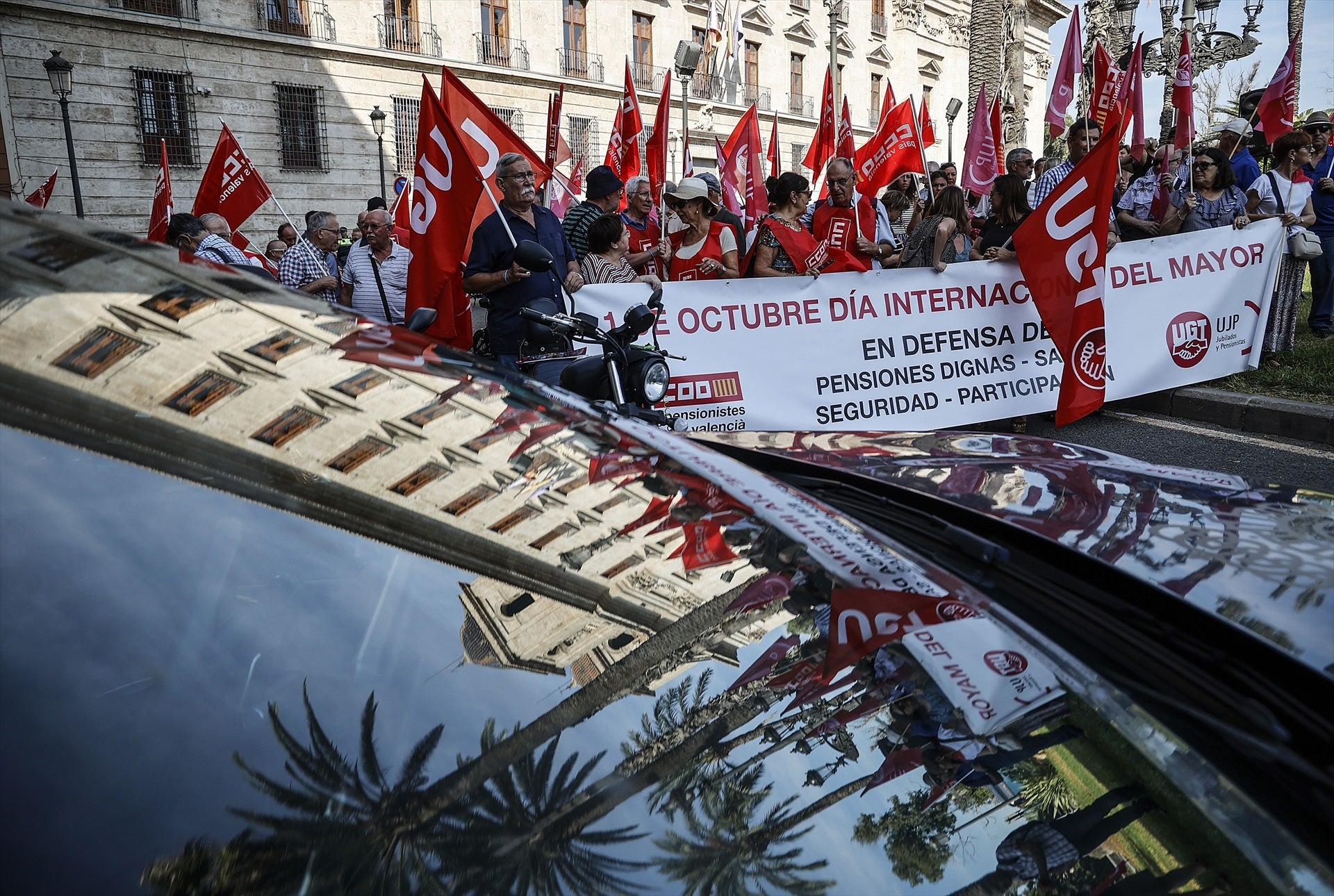CCOO y UGT convocan movilizaciones el 2 de febrero para pedir nuevas medidas tras decaer el decreto 'ómnibus' CCOO y UGT convocan movilizaciones el 2 de febrero para pedir nuevas medidas tras decaer el decreto 'ómnibus'