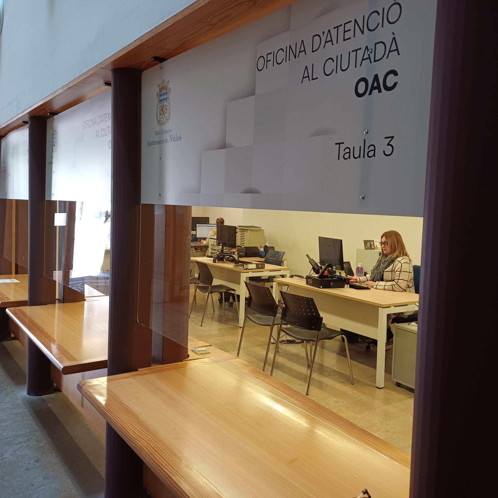 El Ayuntamiento de Nules y los sindicatos acuerdan la actualización de los salarios pendientes al personal municipal El Ayuntamiento de Nules y los sindicatos acuerdan la actualización de los salarios pendientes al personal municipal