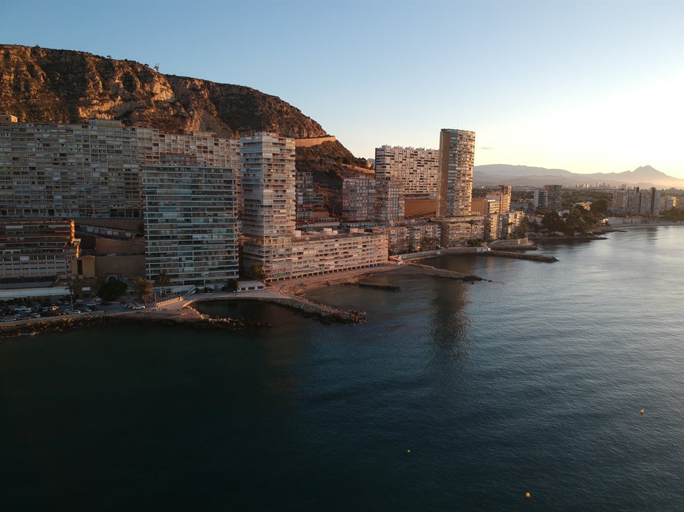 La transformación de la Finca Adoc en Alicante, un paso más cerca tras la declaración institucional La transformación de la Finca Adoc en Alicante, un paso más cerca tras la declaración institucional