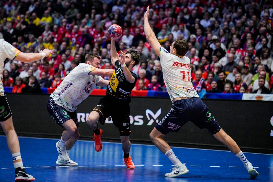 España logra un empate imposible ante Suecia España logra un empate imposible ante Suecia