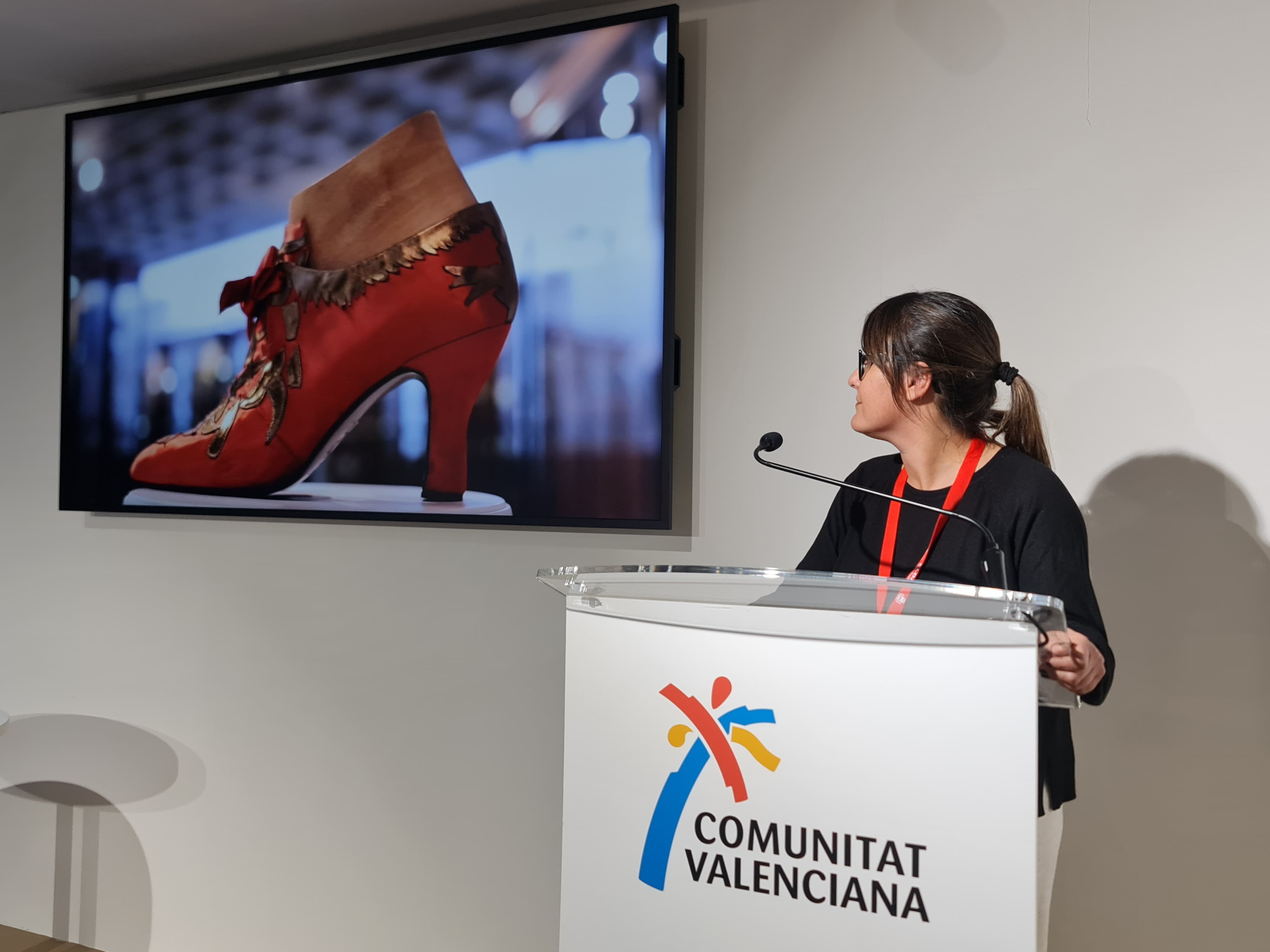 Andrea Paños, directora del Museo del Calzado de Elda durante el acto celebrado en Fitur 2025. Andrea Paños, directora del Museo del Calzado de Elda durante el acto celebrado en Fitur 2025.