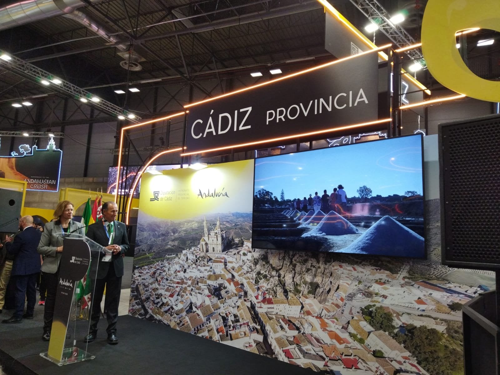 Chiclana agradece en FITUR a los chiclaneros de adopción que se quisieron quedar en la ciudad tras ser turistas Chiclana agradece en FITUR a los chiclaneros de adopción que se quisieron quedar en la ciudad tras ser turistas