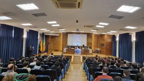 Una veintena de centros y más de 80 asistentes participan en la XX Olimpiada de Biología en Extremadura Una veintena de centros y más de 80 asistentes participan en la XX Olimpiada de Biología en Extremadura