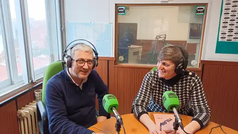 Susana Martínez, Concejala de AIKE. Susana Martínez, Concejala de AIKE.
