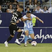Mati Barzic, en una jugada en La Rosaleda.