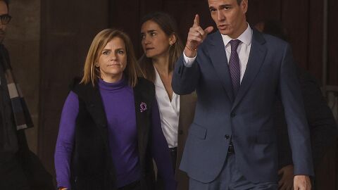 La delegada del Gobierno en la Comunitat Valenciana, Pilar Bernabé, y el presidente del Gobierno, Pedro Sánchez La delegada del Gobierno en la Comunitat Valenciana, Pilar Bernabé, y el presidente del Gobierno, Pedro Sánchez