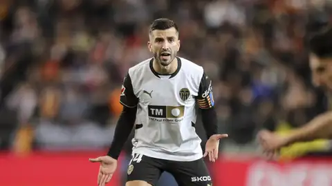 Gayà: "Posiblemente es la época más dura de mi carrera pero no me planteo salir" Gayà: "Posiblemente es la época más dura de mi carrera pero no me planteo salir"