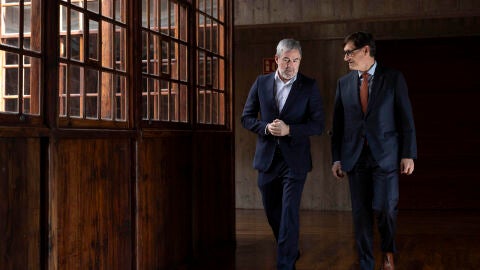 El presidente de la Generalitat de Catalu&ntilde;a, Salvador Illa, y el presidente de Canarias, Fernando Clavijo