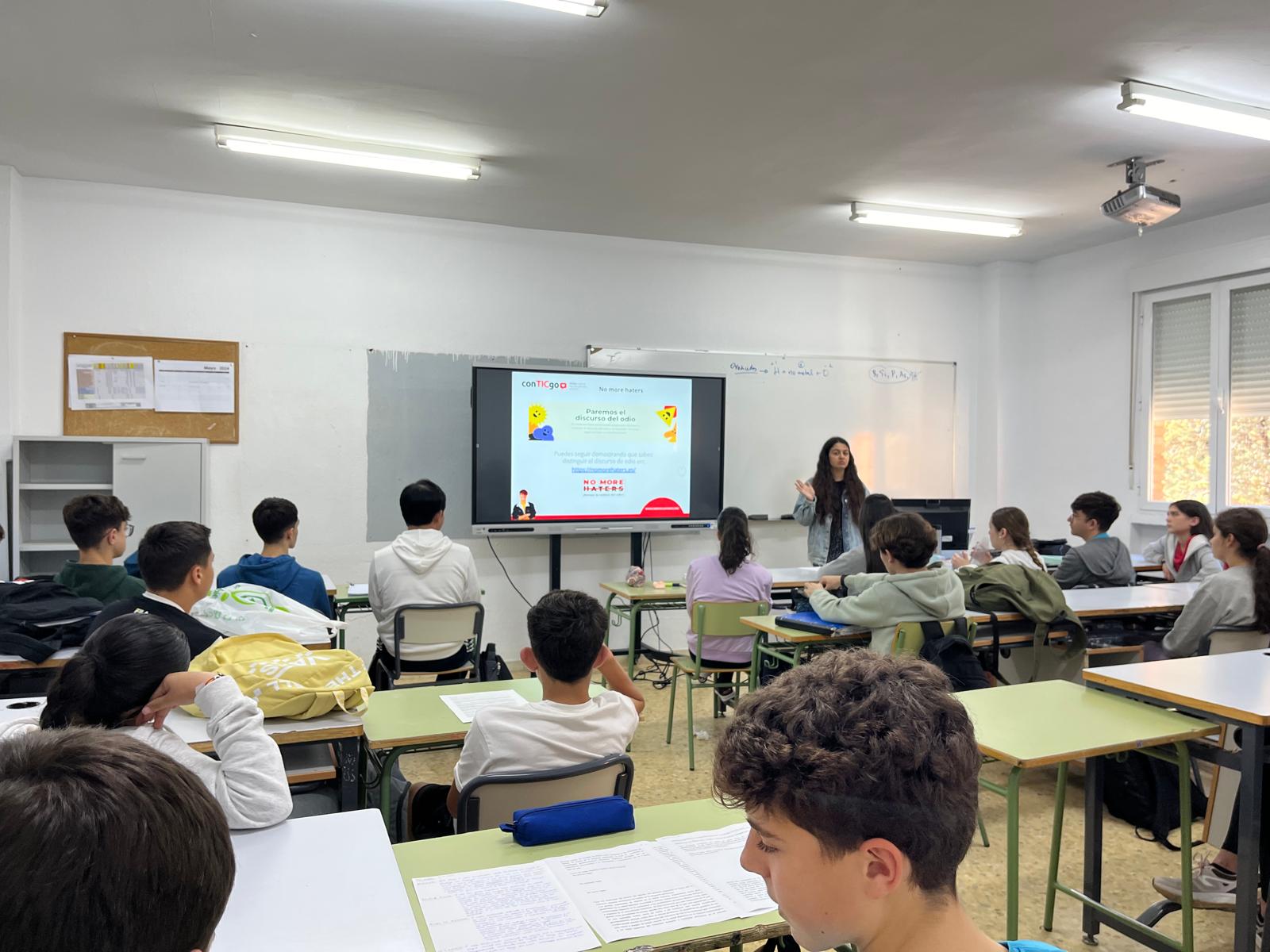 Fundación Cibervoluntarios reivindica una educación "en la realidad digital" que viven los jóvenes Fundación Cibervoluntarios reivindica una educación "en la realidad digital" que viven los jóvenes