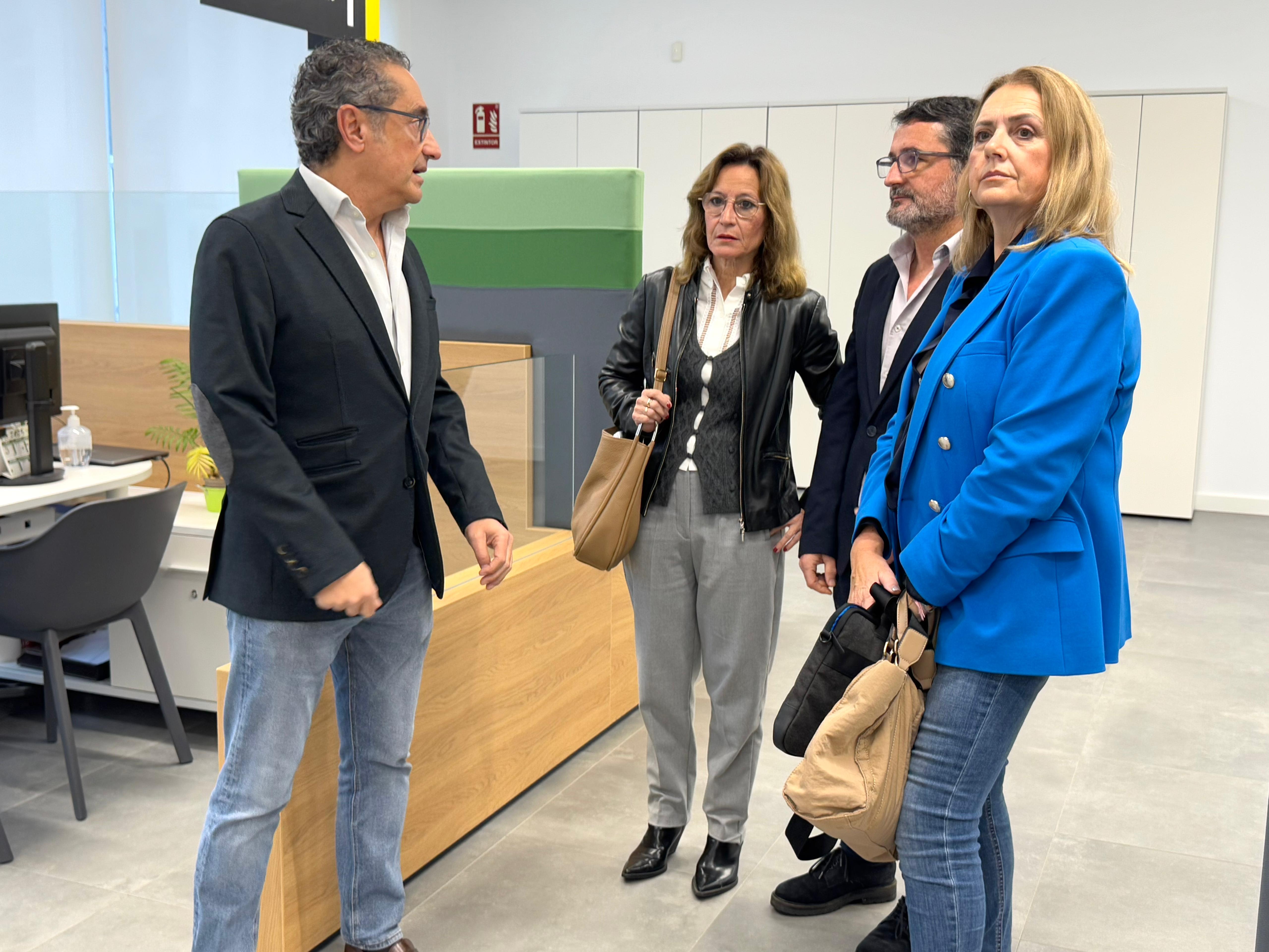 La Junta destaca la excelente respuesta del Programa Escala en una visita a 'La Encina V' de Olivenza La Junta destaca la excelente respuesta del Programa Escala en una visita a 'La Encina V' de Olivenza