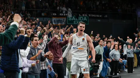 Un triple de Hezonja da la victoria al Madrid sobre Baskonia Un triple de Hezonja da la victoria al Madrid sobre Baskonia