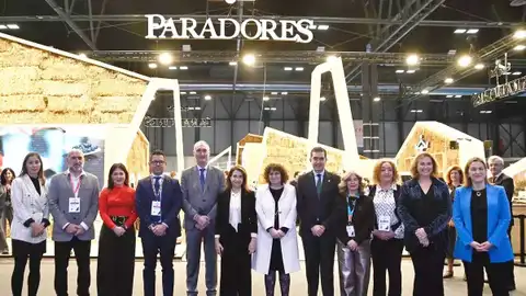 El alcalde de Ibiza, Rafa Triguero, cuarto por la izquierda, en la reunión mantenida en Fitur El alcalde de Ibiza, Rafa Triguero, cuarto por la izquierda, en la reunión mantenida en Fitur