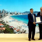 Benidorm se convierte en el primer destino en certificar su compromiso con las personas mayores de la mano de AENOR