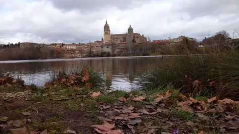 El río Tormes a su paso por la capital provincial El río Tormes a su paso por la capital provincial