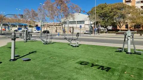Nueva área con aparatos de gimnasia biosaludable en la avenida de Ronda de Elda. Nueva área con aparatos de gimnasia biosaludable en la avenida de Ronda de Elda.