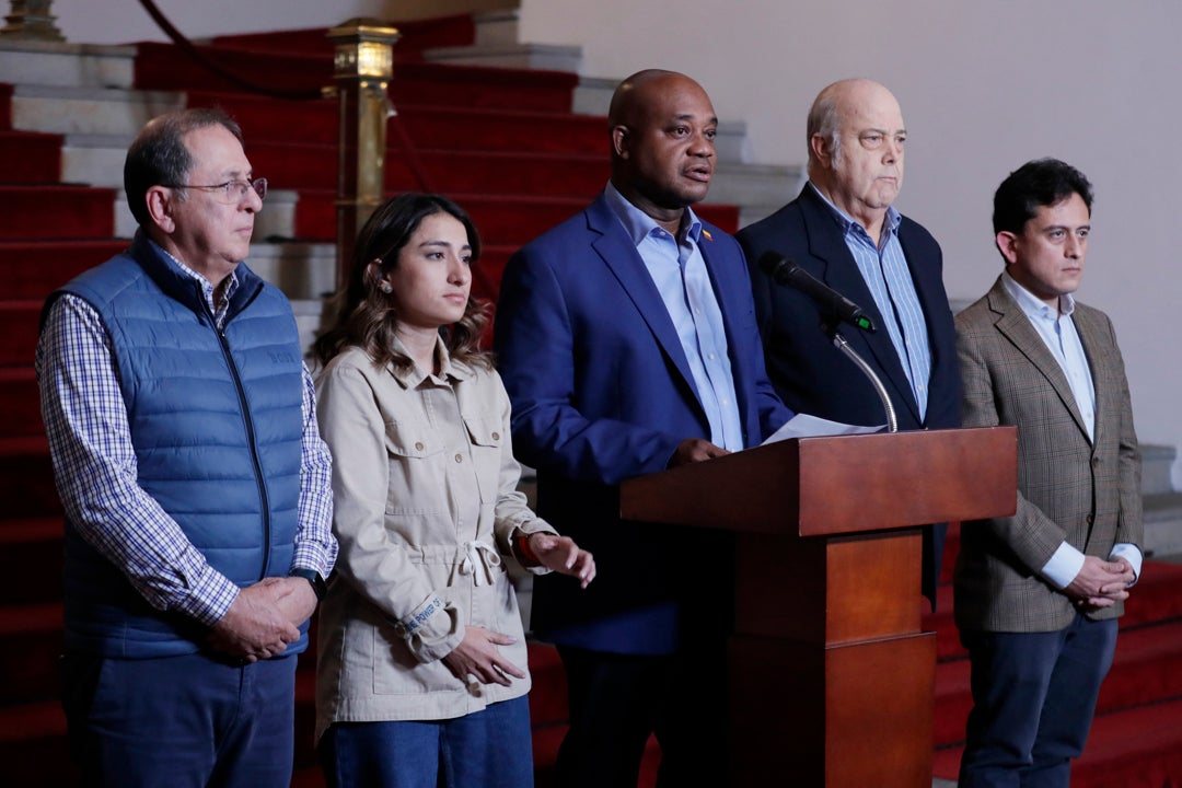 El Gobierno colombiano da por "superado el impasse" que provocó la crisis con Estados Unidos El Gobierno colombiano da por "superado el impasse" que provocó la crisis con Estados Unidos