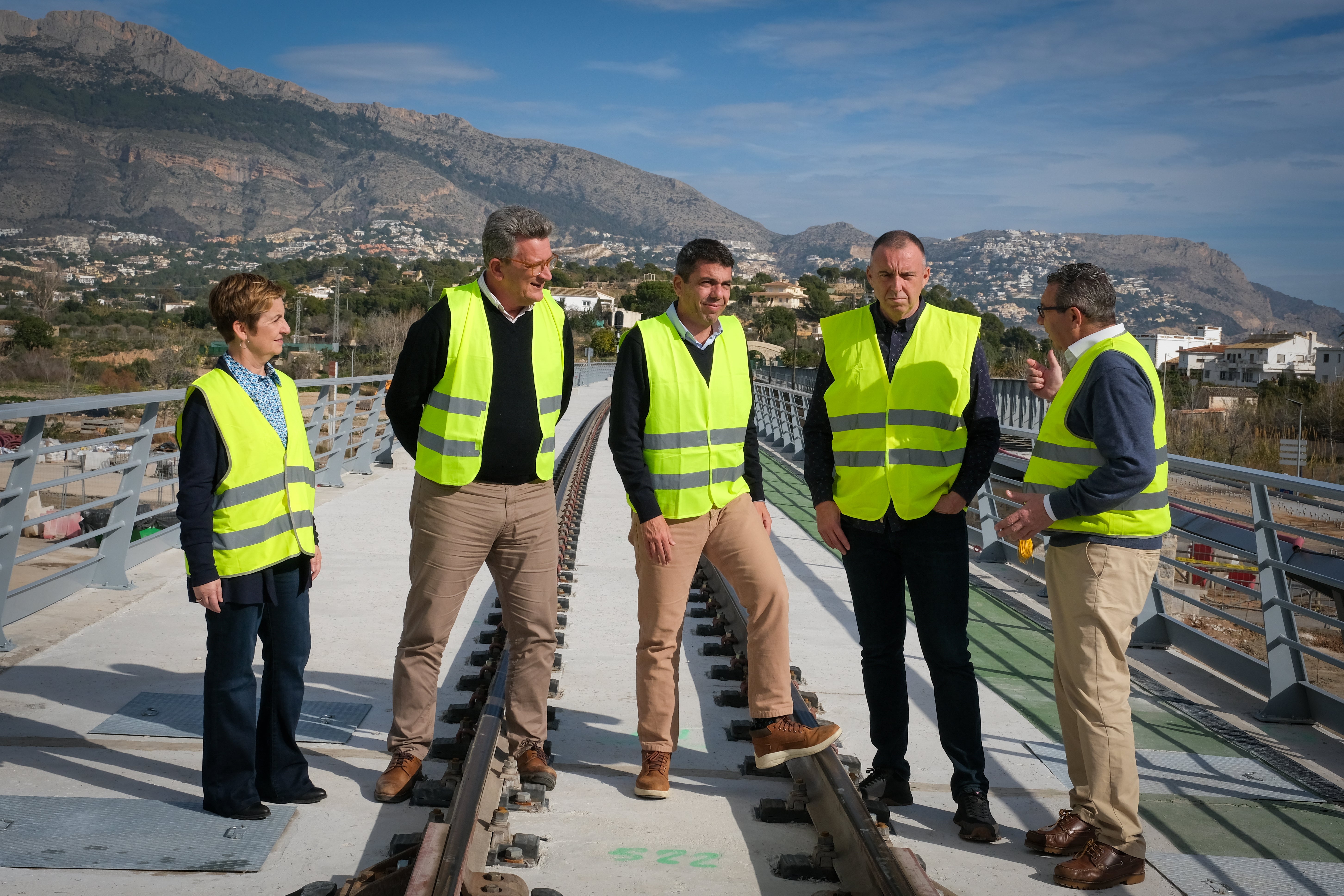 El TRAM sin transbordos se estrena entre Benidorm y Denia pero arrancará con ellos entre Benidorm y Hospital La Vila, aparte de la huelga El TRAM sin transbordos se estrena entre Benidorm y Denia pero arrancará con ellos entre Benidorm y Hospital La Vila, aparte de la huelga