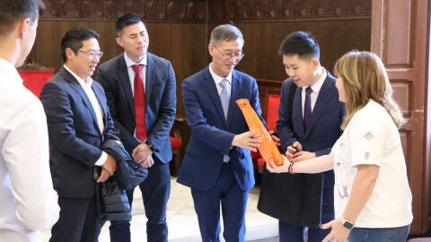 El embajador de China en Espa&ntilde;a, Yao Jing, visita el Ayuntamiento de Sagunto