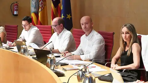Imagen del pleno del Consell de Menorca. Imagen del pleno del Consell de Menorca.