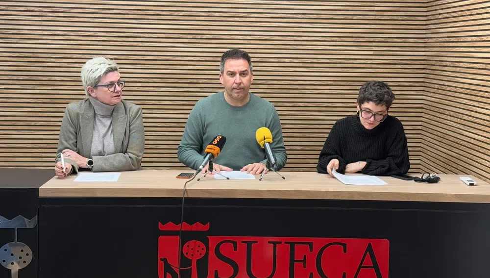 Pilar Moncho, Julián Sáez y Roser Viñoles presentando los cambios en la N-332 de Sueca Pilar Moncho, Julián Sáez y Roser Viñoles presentando los cambios en la N-332 de Sueca