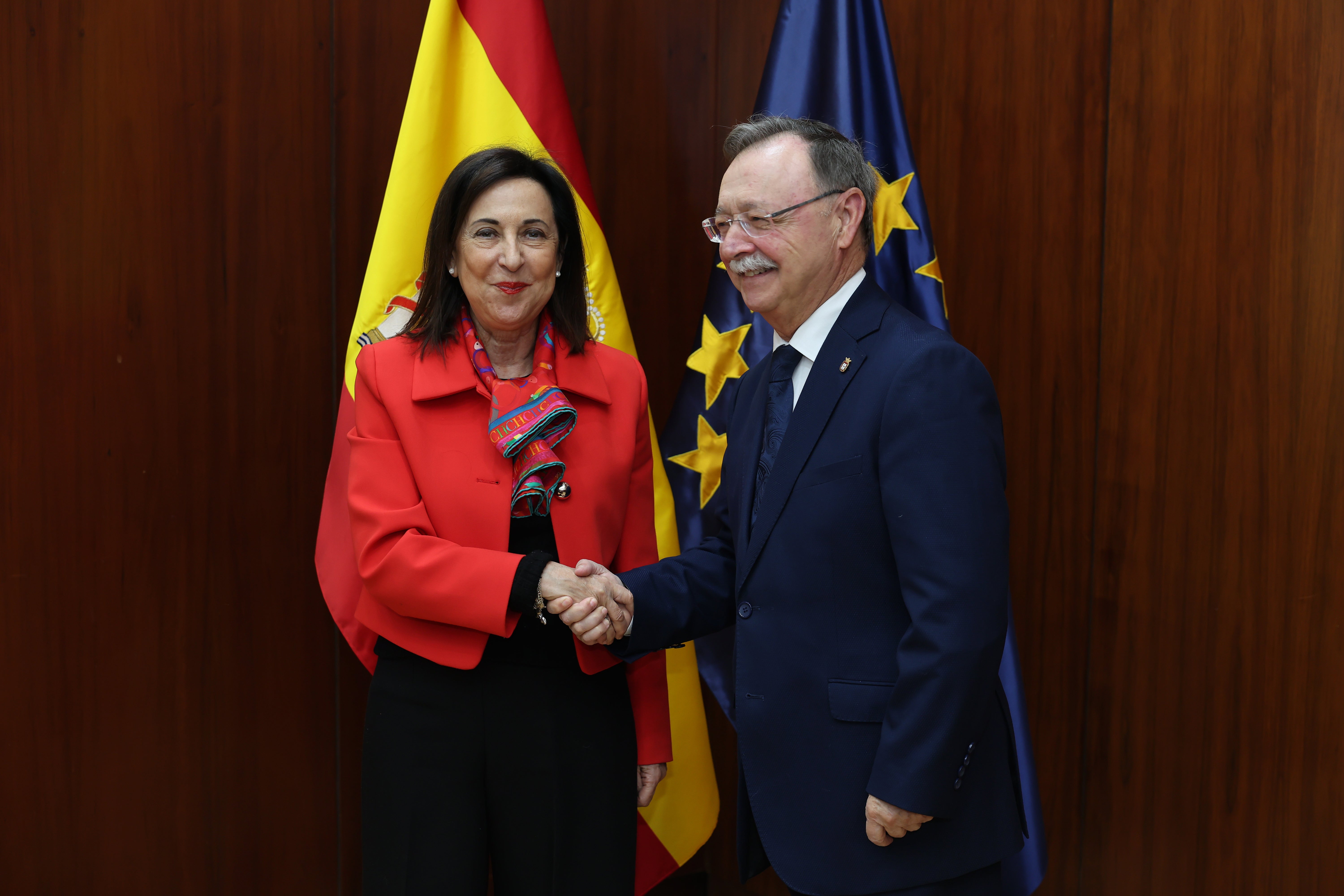 Defensa va a impulsar la cesión gratuita de los cuarteles de Otero, Fiscer y Fuentes Pila Defensa va a impulsar la cesión gratuita de los cuarteles de Otero, Fiscer y Fuentes Pila