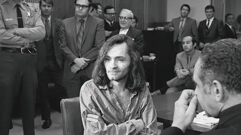 Charles Manson detenido durante su juicio Charles Manson detenido durante su juicio