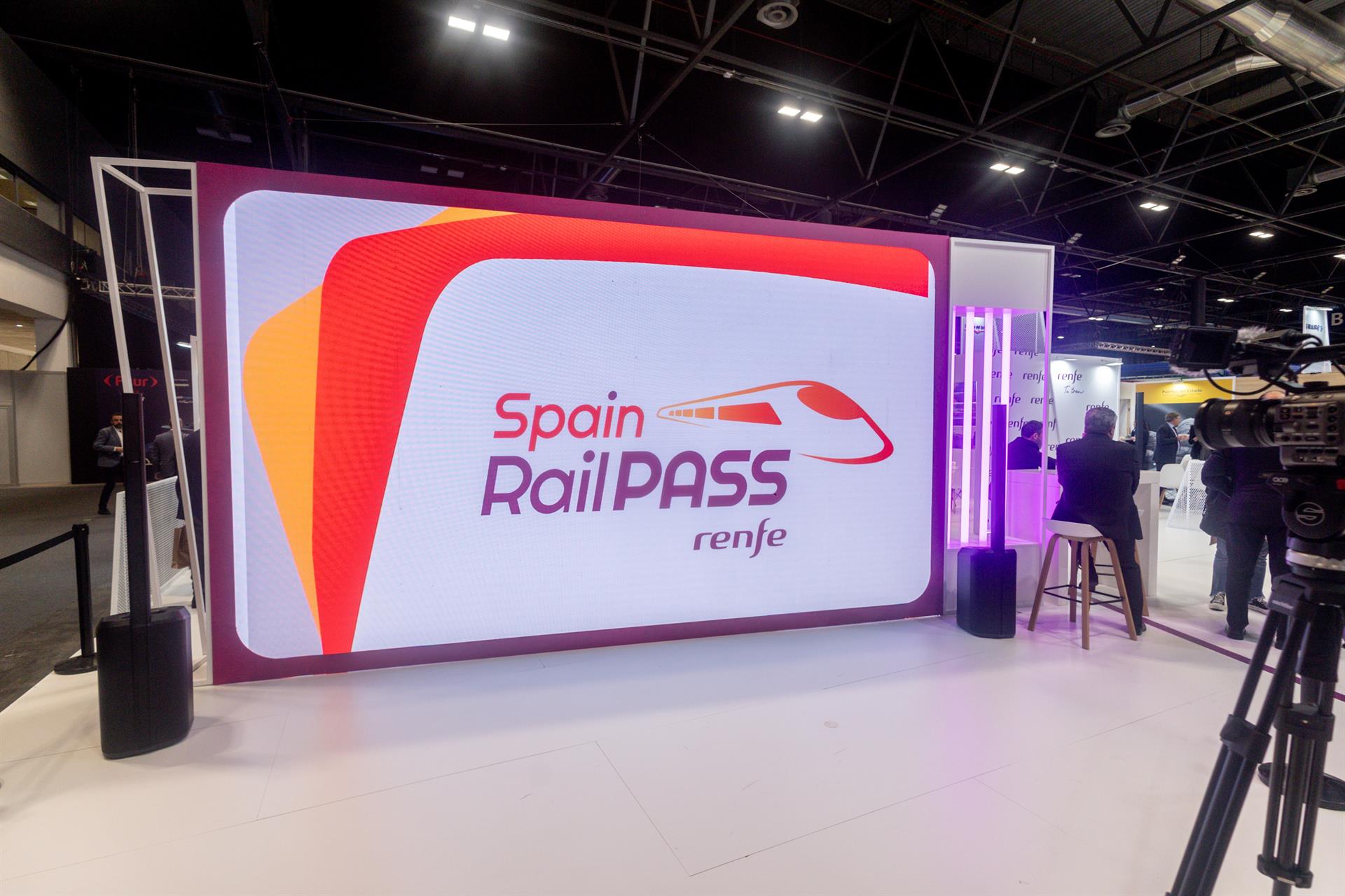Renfe y la Diputación de Cáceres presentan en Fitur nuevas rutas de trenes temáticos que recorrerán la provincia en 2025 Renfe y la Diputación de Cáceres presentan en Fitur nuevas rutas de trenes temáticos que recorrerán la provincia en 2025