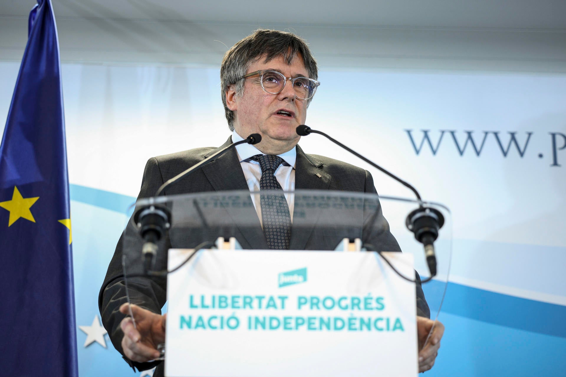 El Congreso decide este martes si cita en febrero a Puigdemont por los atentados del 17A en Barcelona y Cambrils El Congreso decide este martes si cita en febrero a Puigdemont por los atentados del 17A en Barcelona y Cambrils