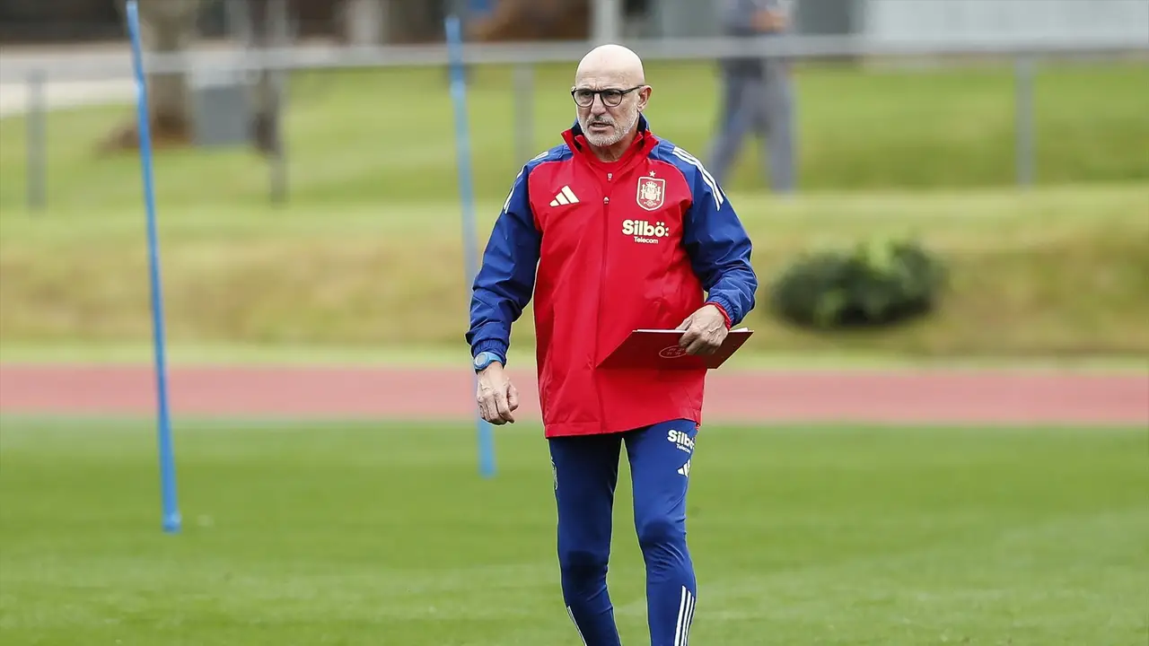 Luis de la Fuente, en un entrenamiento con la selección española de fútbol. Luis de la Fuente, en un entrenamiento con la selección española de fútbol.