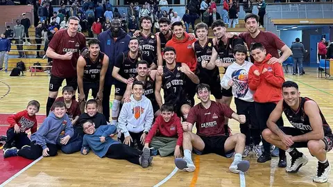 El CB Puerto de Sagunto se impone al Bàsquet Morvedre en el derbi local de baloncesto El CB Puerto de Sagunto se impone al Bàsquet Morvedre en el derbi local de baloncesto